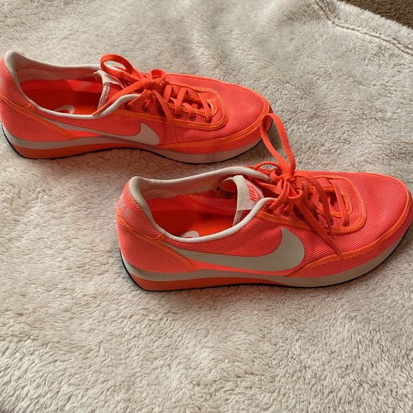 👟EUC Women’s Nike Lightweight Mesh Sneakers - Picture 5 of 9